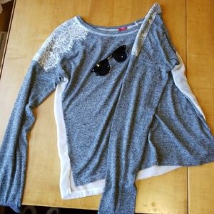 Gray lace capped shoulders